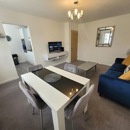 Bumblebee Bungalow - With Separate Office And Gaming Space By Catchpole Stays 콜체스터 외부 사진