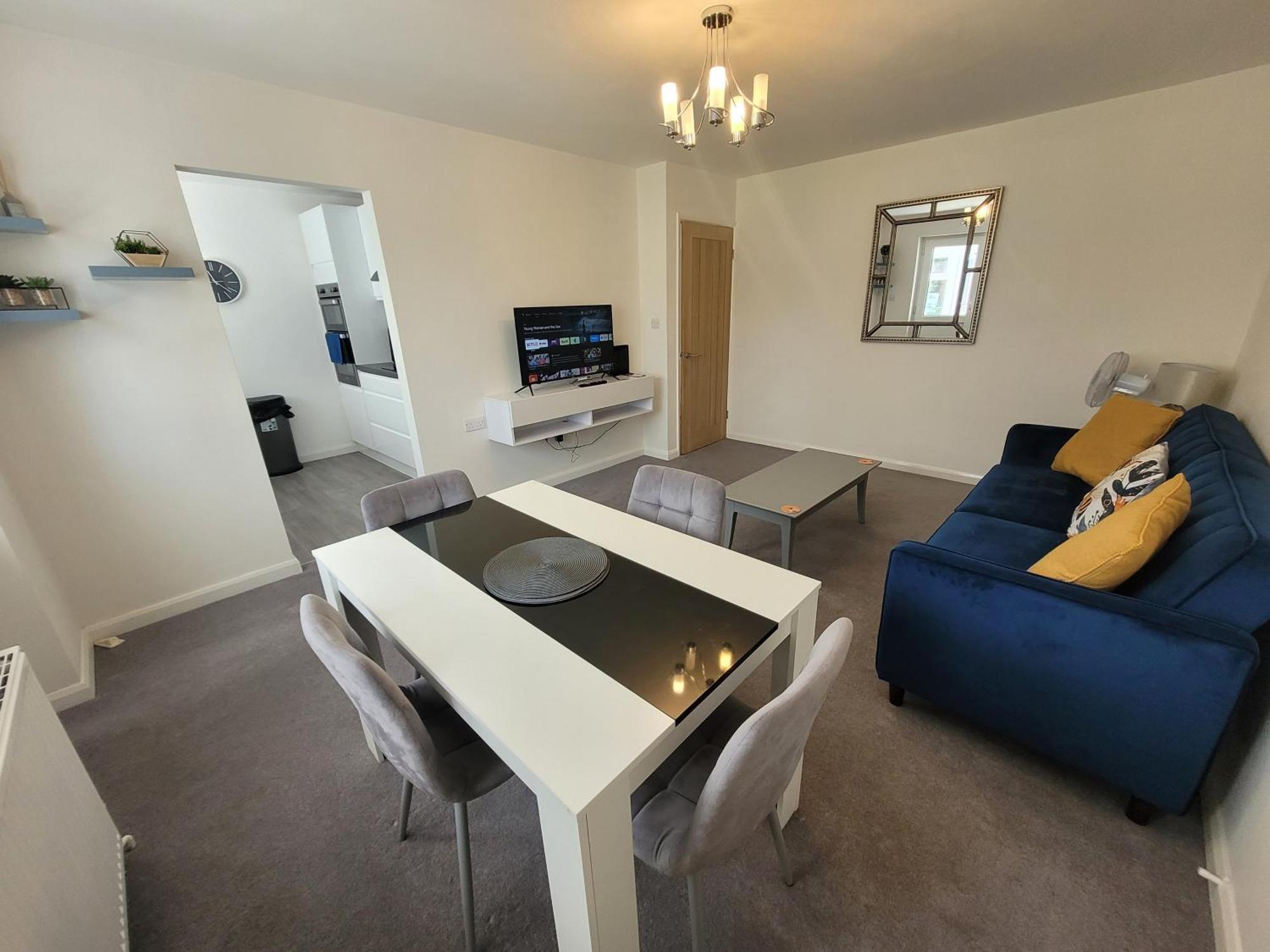 Bumblebee Bungalow - With Separate Office And Gaming Space By Catchpole Stays 콜체스터 외부 사진