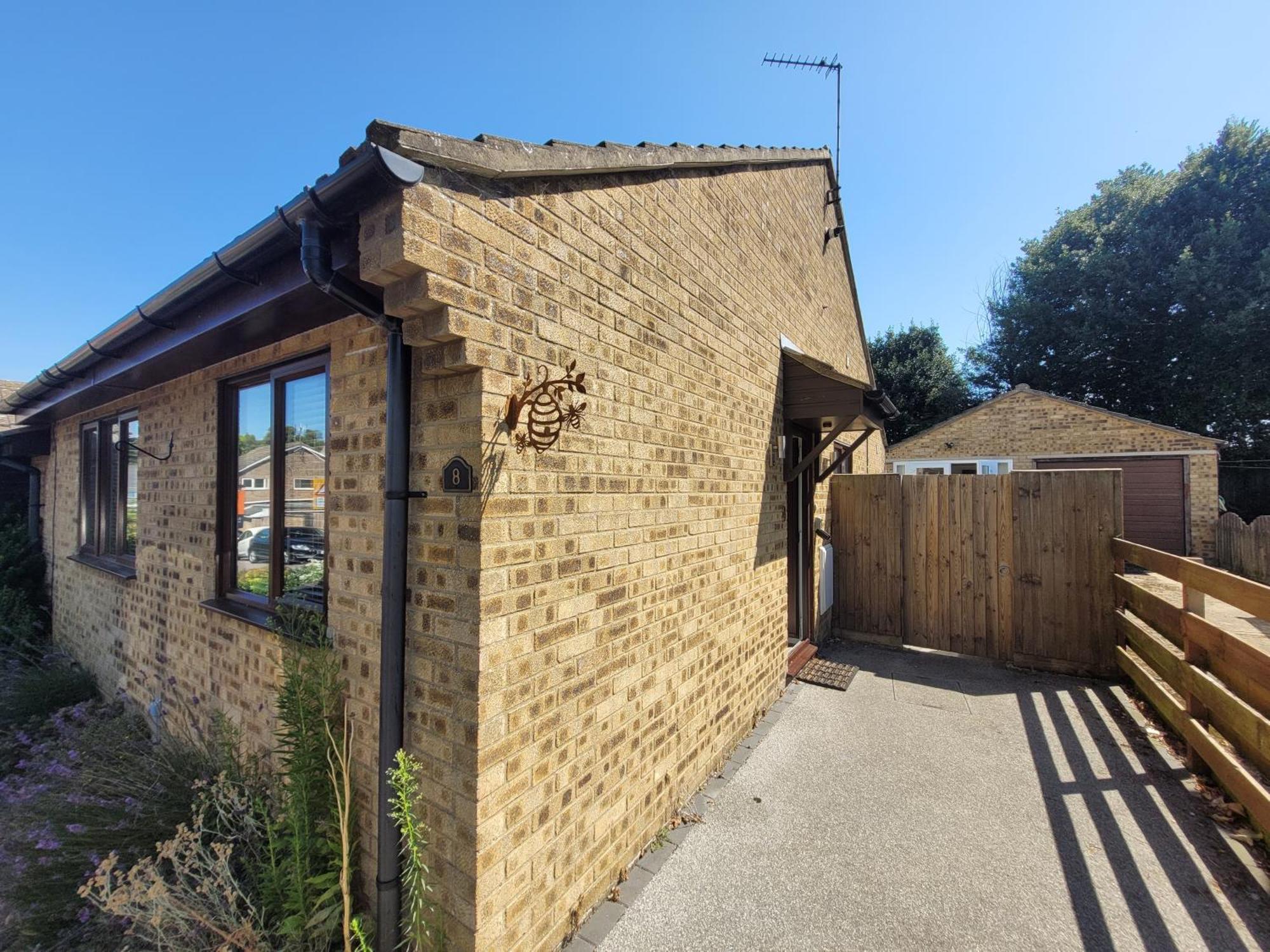 Bumblebee Bungalow - With Separate Office And Gaming Space By Catchpole Stays 콜체스터 외부 사진