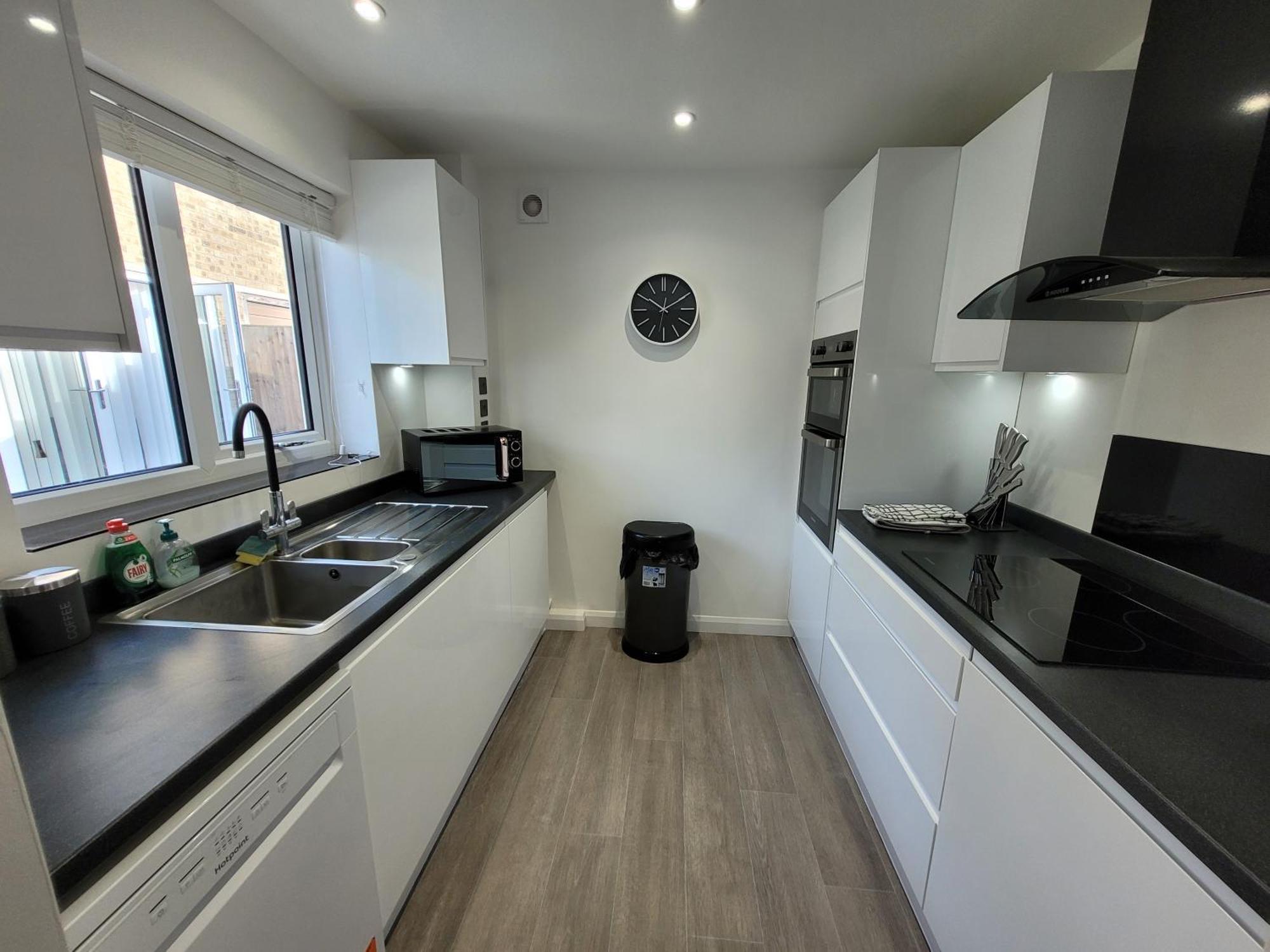 Bumblebee Bungalow - With Separate Office And Gaming Space By Catchpole Stays 콜체스터 외부 사진