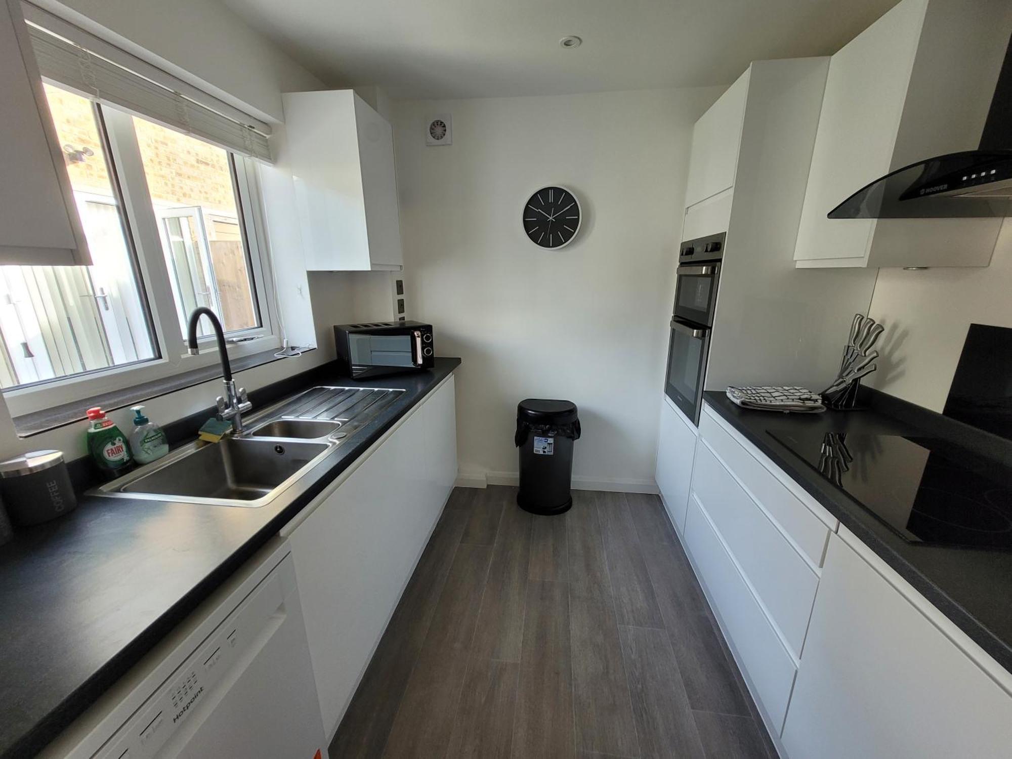 Bumblebee Bungalow - With Separate Office And Gaming Space By Catchpole Stays 콜체스터 외부 사진